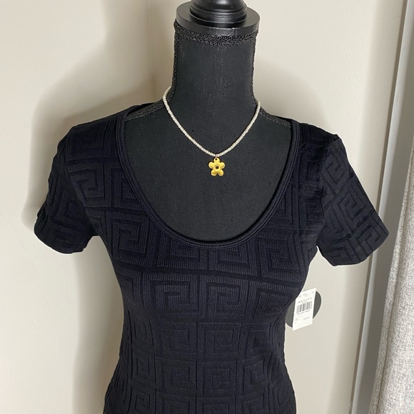 Seamless Ribbed Greek Key Short Sleeve Top, Gucci Knock-Off, M, L, XL - Picture 4 of 12